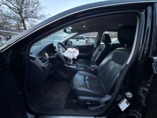 2019 Nissan Sentra SR - Interior Front Seat Image